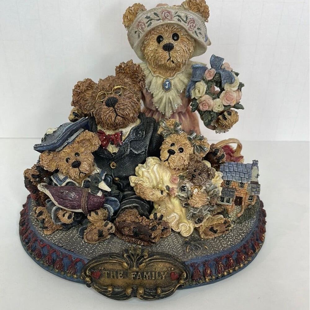 Boyds Bears Gary, Tina, Matt & Bailey From Our Home to Yours The Family Figurine